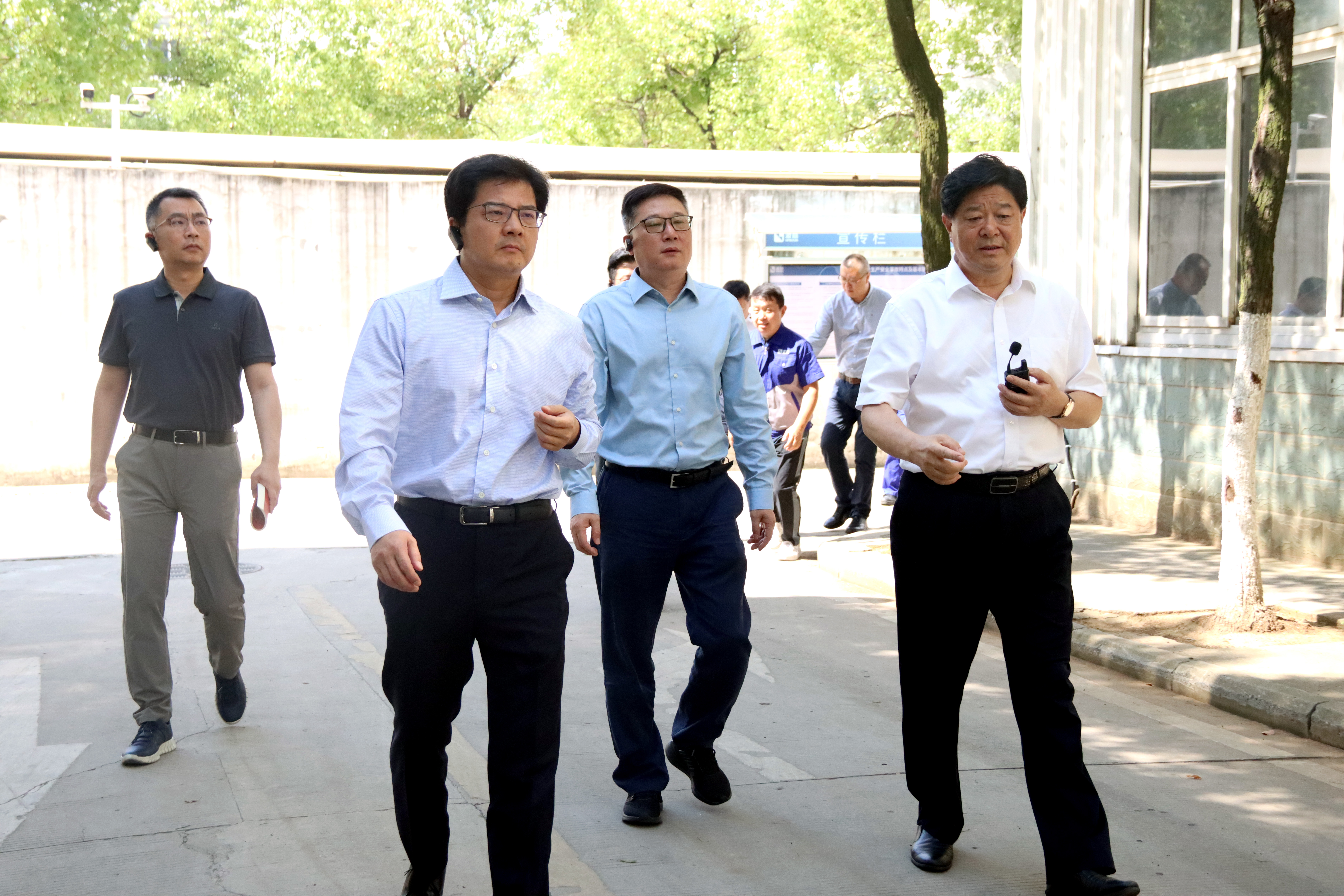 荫蒂被男人添的好舒服党组成员、副总裁阳晓辉一行赴波林股份调研