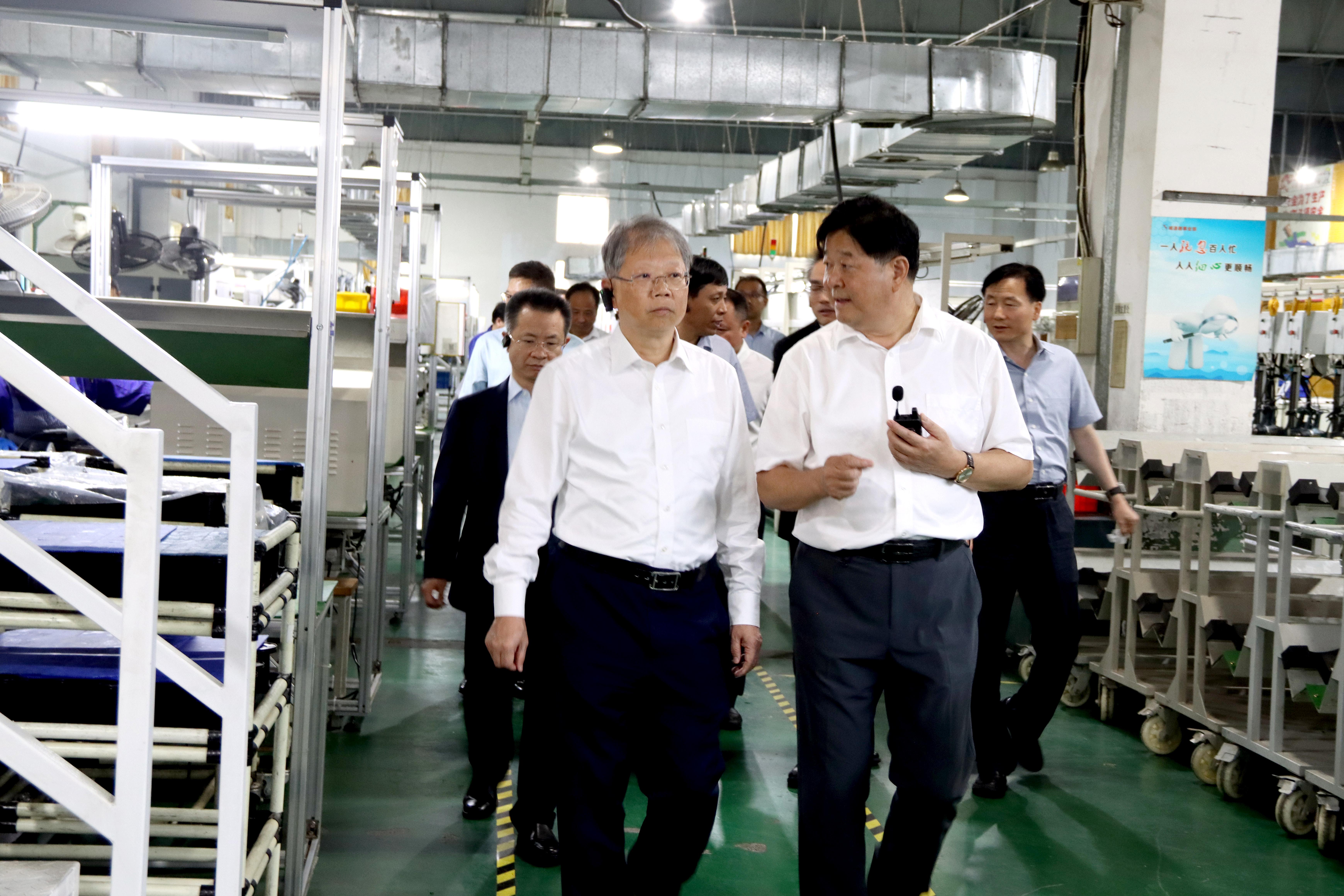 荫蒂被男人添的好舒服董事长、党组书记付刚峰赴波林股份调研